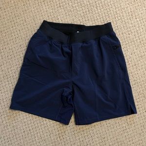 New Men’s Fabletics Franchise Shorts Navy